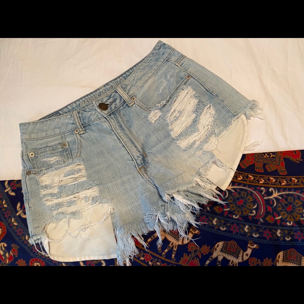 AEO Hi Rise Festival Shortie / Light wash distress